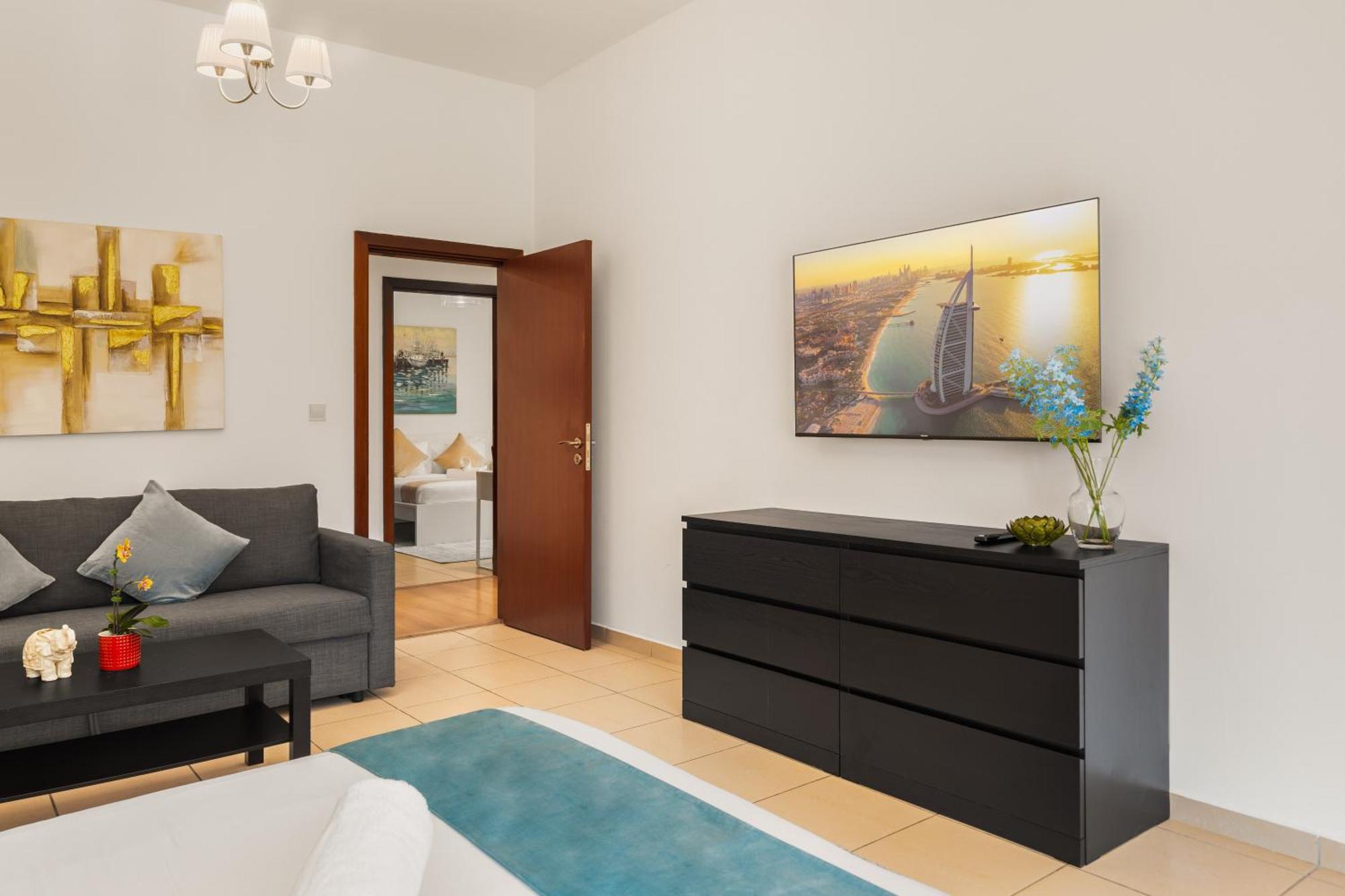 Beautiful 2Br & 4Br Apartments On Jbr Beach, Walking Distance To Bluewaters Island - By Sunkissed Holiday Homes Дубай Екстериор снимка