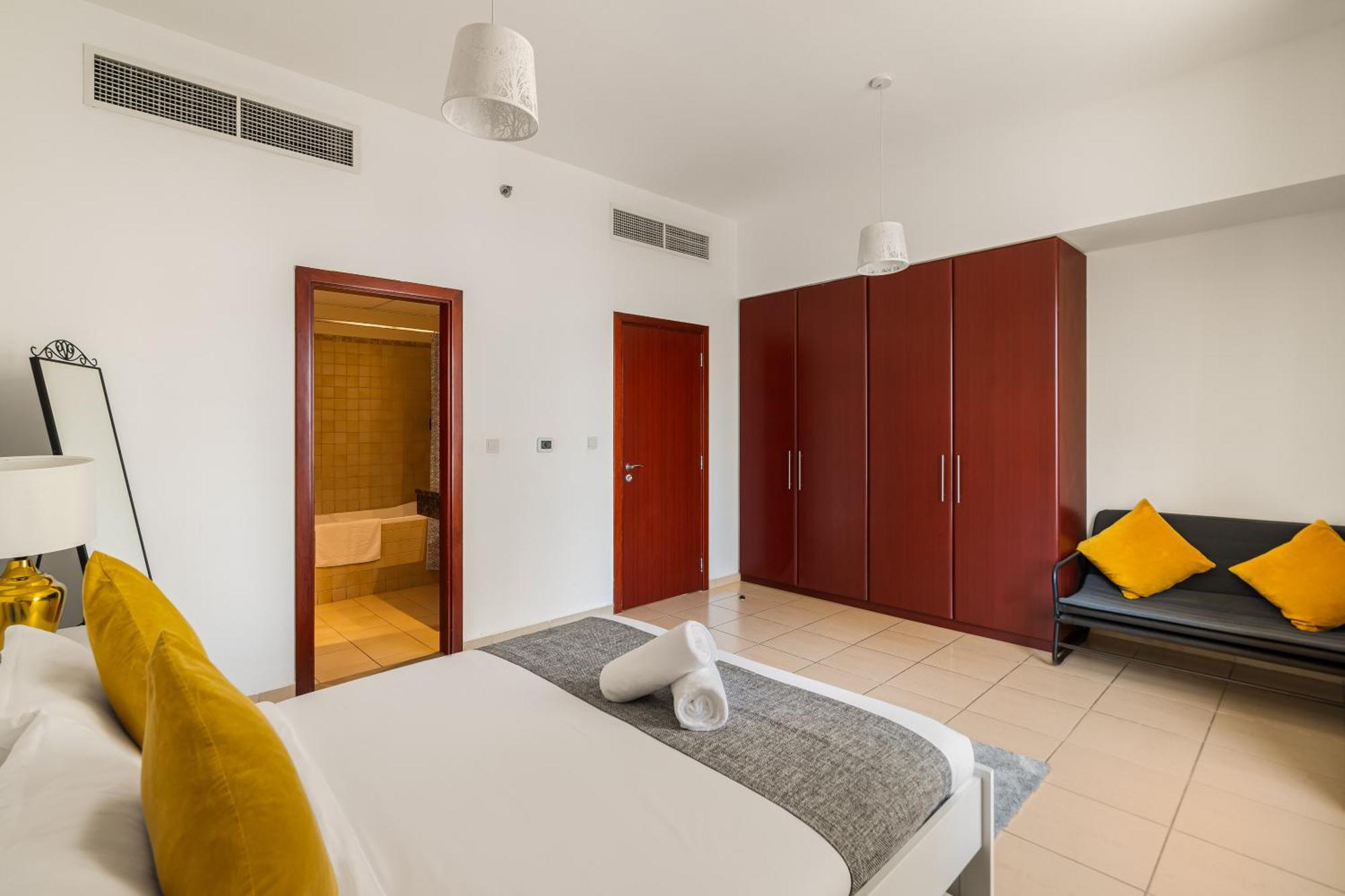 Beautiful 2Br & 4Br Apartments On Jbr Beach, Walking Distance To Bluewaters Island - By Sunkissed Holiday Homes Дубай Екстериор снимка